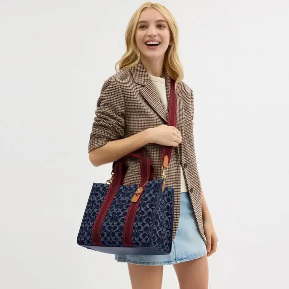 Smith Tote Bag In Signature Denim - Picture 4 of 5